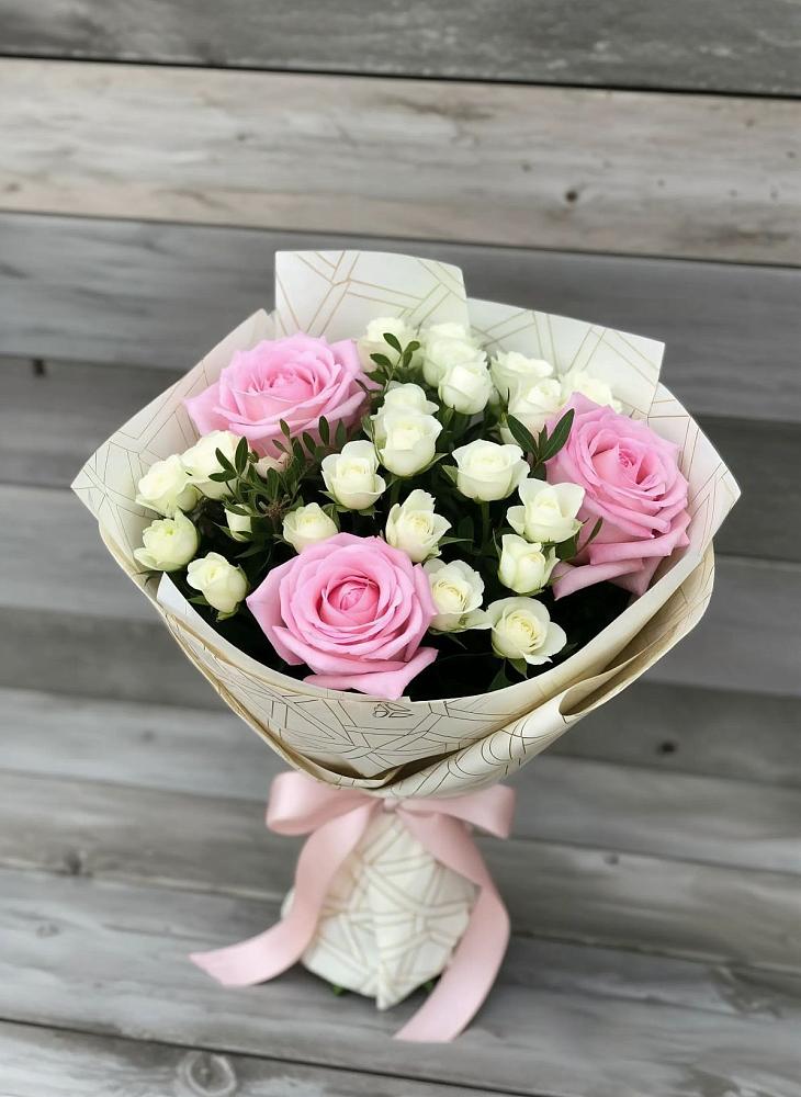 Букет цветов из: Розы в Троицкой Краснодарского края