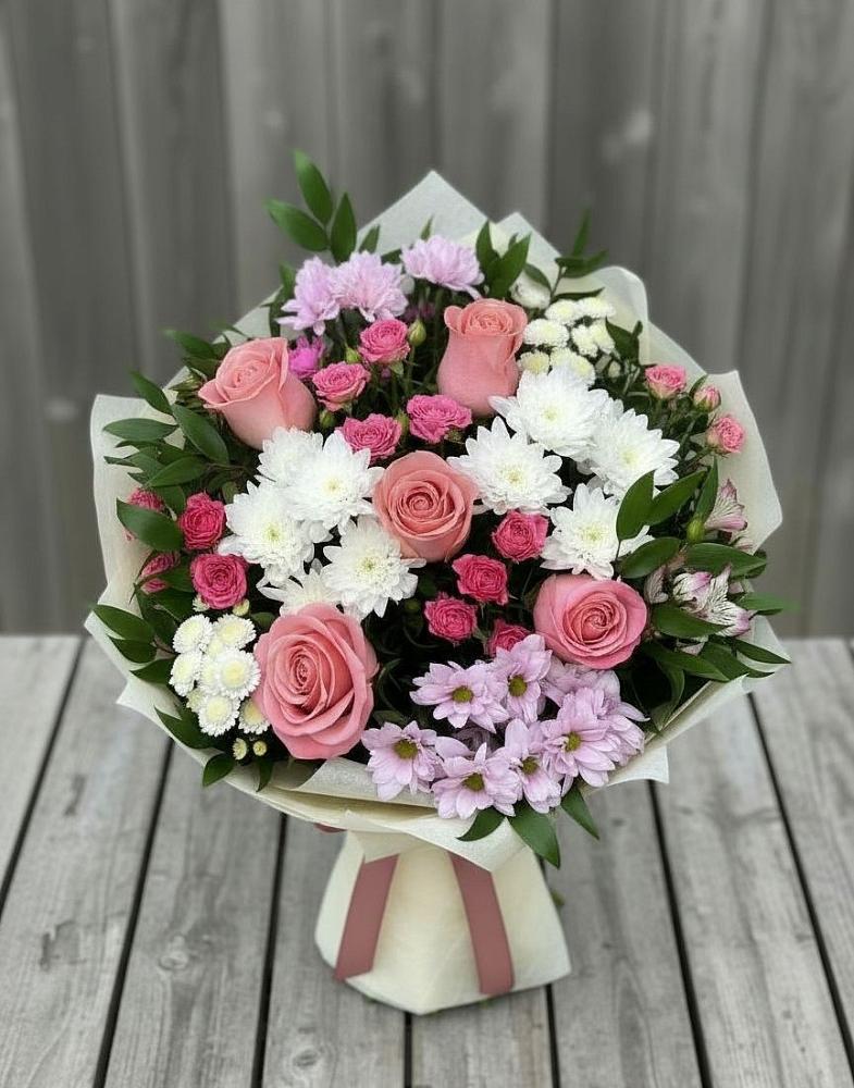 Букет цветов из: Альстромерии, Гвоздики, Розы и Хризантемы в Троицкой Краснодарского края