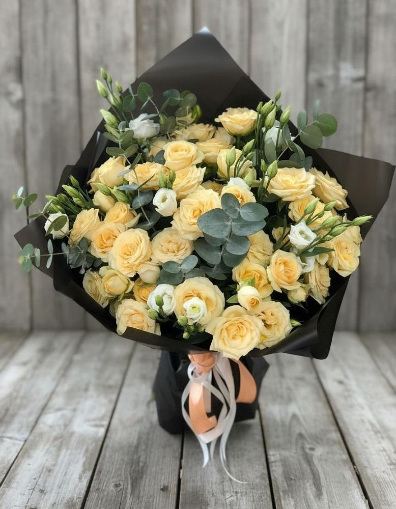 Букет цветов из: Розы и Лизиантусы в Троицкой Краснодарского края