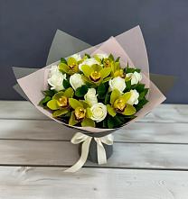 Букет цветов из:  Орхидеи и Розы в Троицкой Краснодарского края