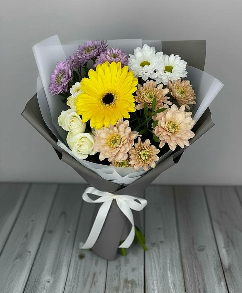Букет цветов из: Розы, Герберы и Хризантемы в Троицкой Краснодарского края