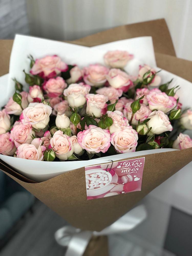 Букет цветов из: Розы в Троицкой Краснодарского края