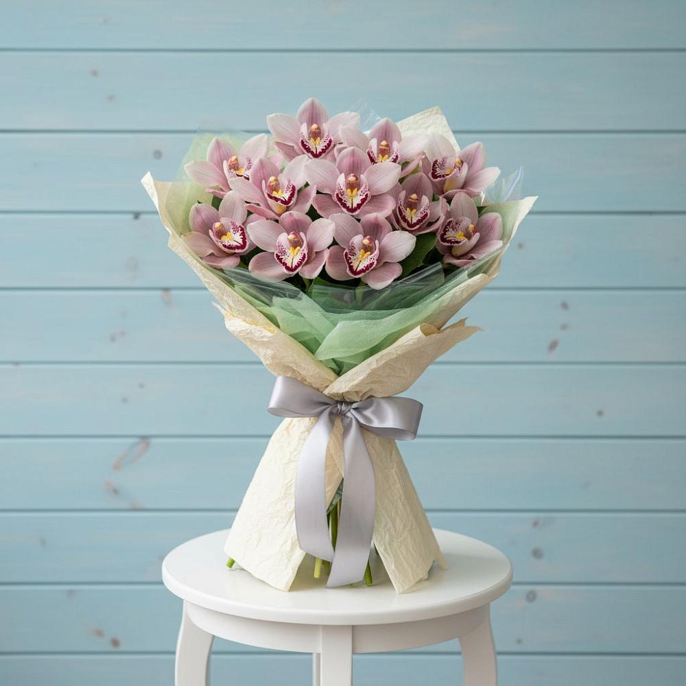 Букет цветов из: Орхидеи и Розы в Троицкой Краснодарского края