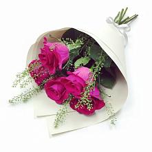 Букет цветов из:  Розы в Троицкой Краснодарского края