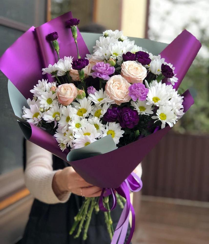 Букет цветов из: Хризантемы, Гвоздики и Розы в Троицкой Краснодарского края