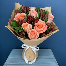 Букет цветов из:  Розы и Альстромерии в Троицкой Краснодарского края