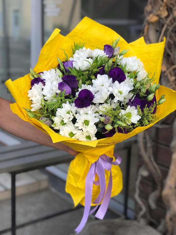 Букет цветов из: Ирисы, Хризантемы и Ромашки в Троицкой Краснодарского края