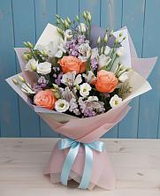 Букет цветов из:  Лизиантусы, Розы, Альстромерии и Гипсофила в Троицкой Краснодарского края