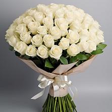 Букет 101 беля роза Белоснежка в Троицкой Краснодарского края