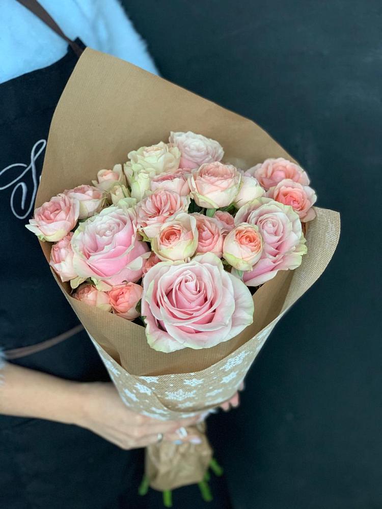 Букет цветов из: Хризантемы и Розы в Троицкой Краснодарского края