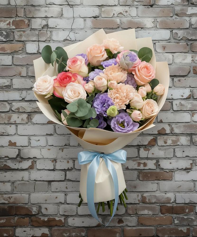 Букет цветов из: Розы, Лизиантусы и Гвоздики в Троицкой Краснодарского края