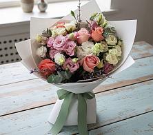 Букет цветов из:  Розы, Лизиантусы и Гвоздики в Троицкой Краснодарского края