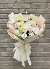 Букет цветов из:  Гвоздики, Розы, Лизиантусы и Хризантемы #REPLACE_PRED# Троицкой Краснодарского края
