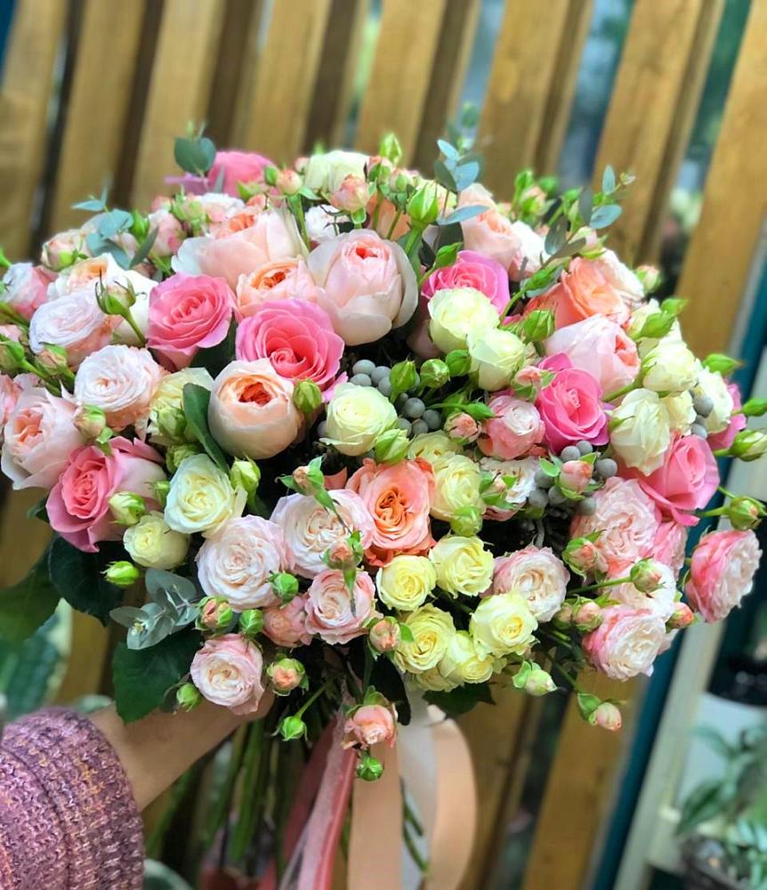 Букет цветов из: Розы в Троицкой Краснодарского края