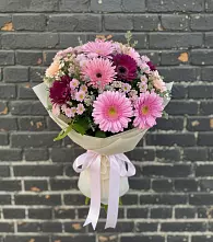 Букет цветов из:  Герберы и Хризантемы в Троицкой Краснодарского края