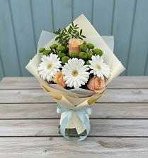 Букет цветов из:  Герберы, Розы и Хризантемы в Троицкой Краснодарского края