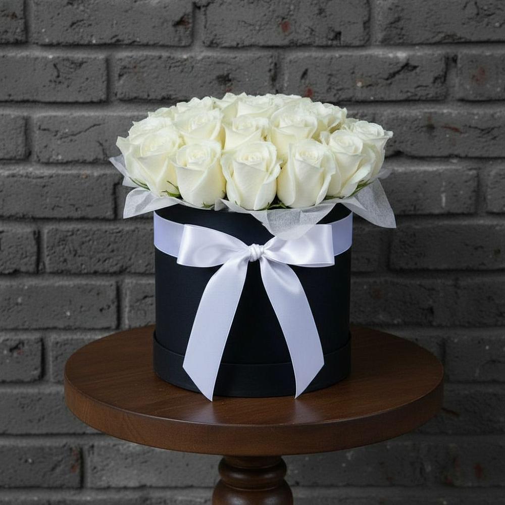 Цветочная композиция из Розы в шляпной коробке в Троицкой Краснодарского края